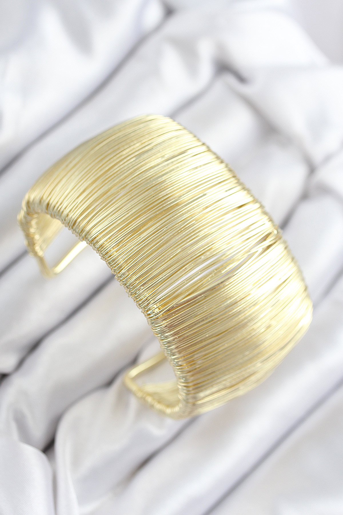 Tegan Pirinç Tel Sarma Model Gold Renk Kadın Bileklilk TG27BB7893