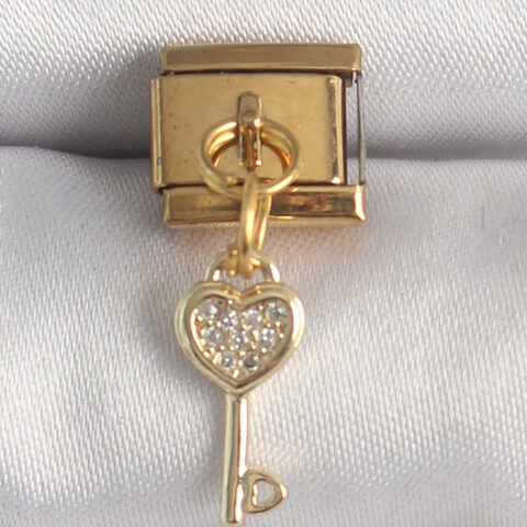 Tegan 316L Çelik Gold Renk Sallantı Zirkon Taşlı Kalpli Anahtar Model Nomination Charm TG27BC1371