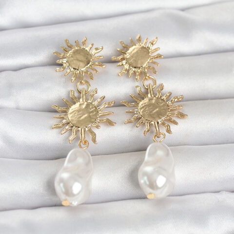 Tegan Gold Renk Pirinç Güneş Model Detaylı Kadın Küpe TG27BKP11797