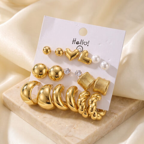 Tegan Gold Renk Metalik Kaplamalı Karışık Model Detaylı CCB 9 Çift Küpe Seti TG27BKP12106
